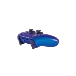Control PS5 DualSense Chroma Indigo en vista lateral con diseño ergonómico y detalles metálicos