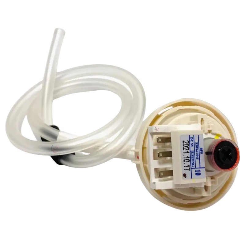 Vista cenital del sensor de presión LG EBF62754510, mostrando en detalle la etiqueta con el número de parte y la especificación de voltaje DC 5V