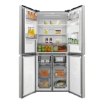 Refrigerador abierto mostrando su interior con alimentos y bebidas organizados
