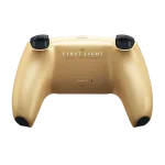 Mando de juego dorado de Sony con texto First Light y número 007