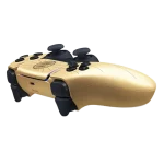Mando de juego DualSense para PlayStation 5 en color oro con diseño elegante y botones negros