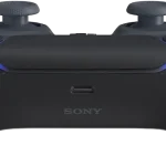 Mando DualSense de Sony para PS5 con diseño ergonómico y luces LED azules